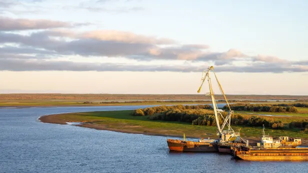 От царской России до современности: история досрочного завоза в ЯНАО