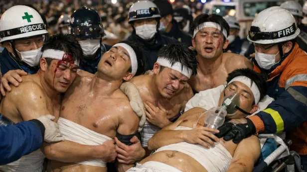 В Японии в давке пострадали шесть участников «голого фестиваля», у троих критические травмы