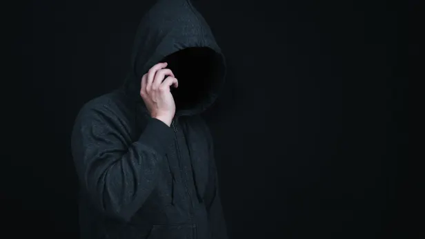 Пять дней общения с мошенниками лишили пенсионерку из Ноябрьска 1,7 млн рублей