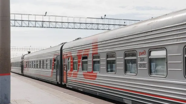 Поезд «Волгоград — Нижневартовск» застрял в пути: перевозчик заплатит штраф