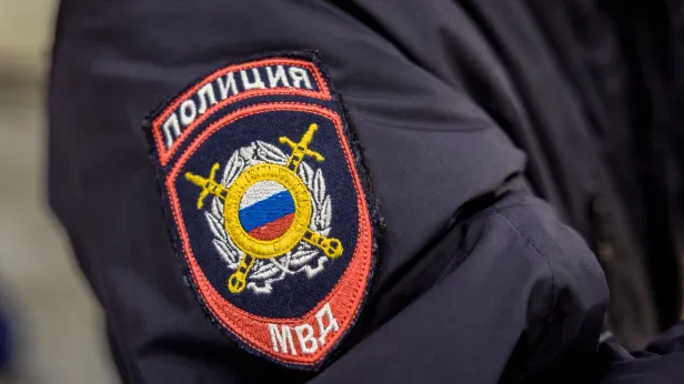В Новом Уренгое пьяный дебошир ударил полицейского
