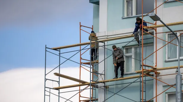 В ЯНАО капитально отремонтируют 127 многоквартирных домов