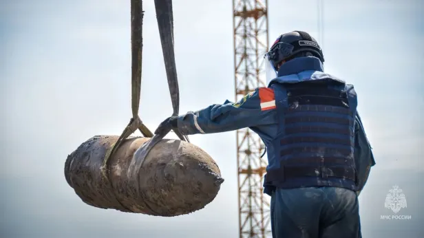 В Петербурге в фундаменте дома нашли фугасную бомбу военных времен