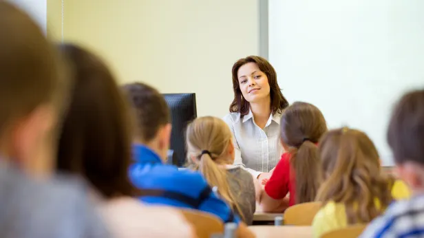 В Ноябрьске выберут лучших учителя, воспитателя и педагога-дебютанта