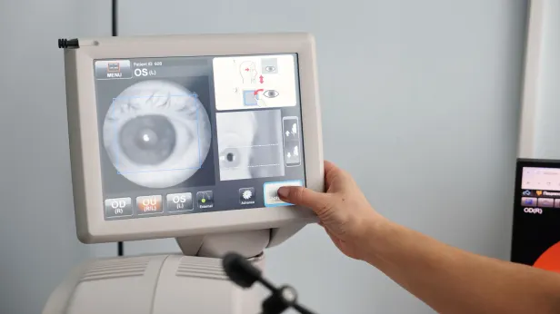 Боец из ЯНАО восстановил зрение с помощью реабилитационного сертификата