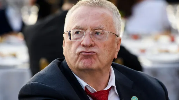 Защищал Колю из Нового Уренгоя и снимал стресс в чуме: что Жириновского связывало с Ямалом