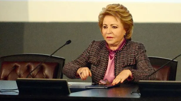 Матвиенко намекнула Карякину на потерю мандата после игры в шахматы