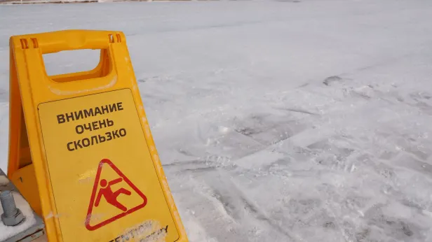 В Лабытнанги пиццерия заплатит 70 тысяч школьнице, поскользнувшейся на крыльце