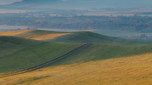 Подозреваемый в нападении на полицейских в Оренбуржье, предположительно, скрылся в горах
