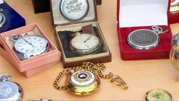 Швейцарские часы и индийский граммофон: ямальцы расстаются с антиквариатом