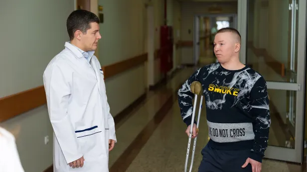 Глава ЯНАО пообщался с пациентами нового стационара отделения реабилитации