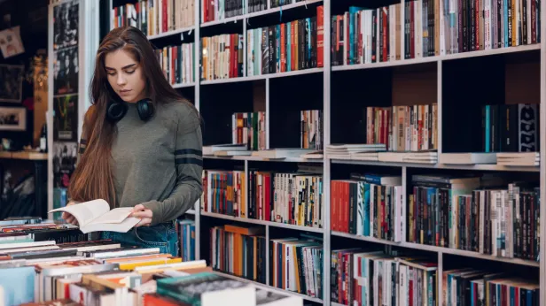 Попавшие под внимание СК «Вредные советы» Остера остаются в книжных магазинах