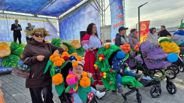Парад колясок стал украшением Дня села в Мысе Каменном