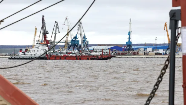 Ветер может внести коррективы в планы ямальцев на паромную переправу