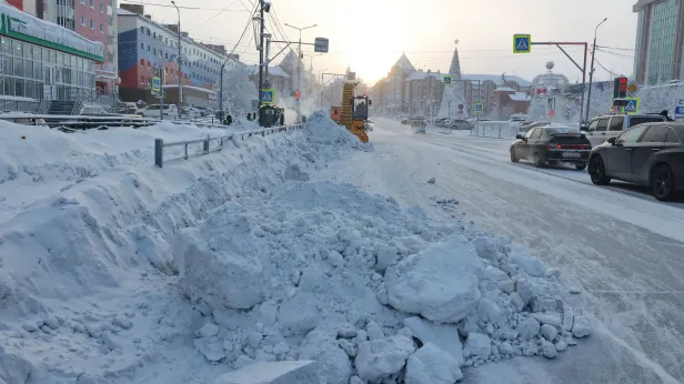 В Новом Уренгое подрядчика оштрафовали за плохую уборку дорог