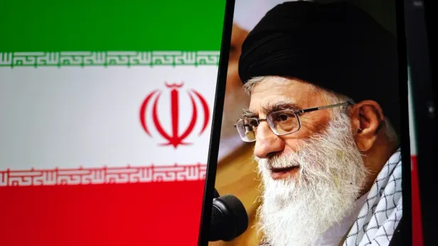 NYT: верховный лидер Ирана поручил разработать план на случай своей гибели
