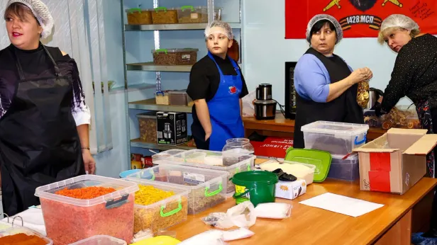 Пангодинцы отправят ленивые голубцы и рассольник бойцам СВО