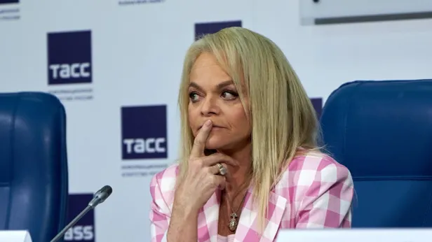 Певица Долина предложила покупательнице своей квартиры мирную сделку