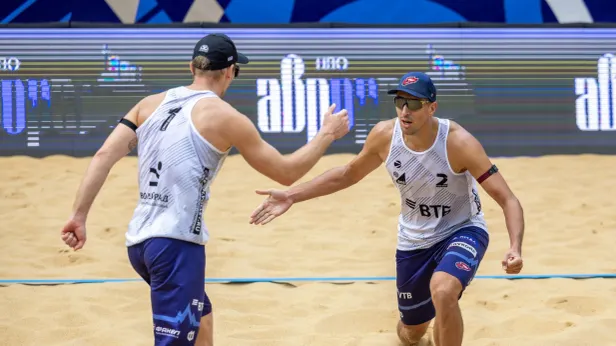 Оба ямальских дуэта пробились в 1/4 финала чемпионата РФ по пляжному волейболу