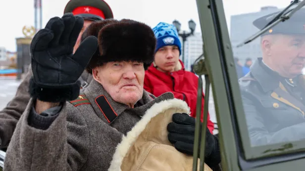 В Салехарде к 100-летию ветерана появится мурал на стене дома