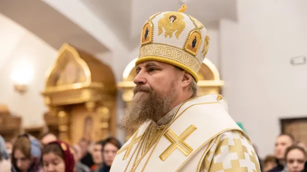 Глава Салехардской епархии получил в подарок юбилейную медаль Надыма