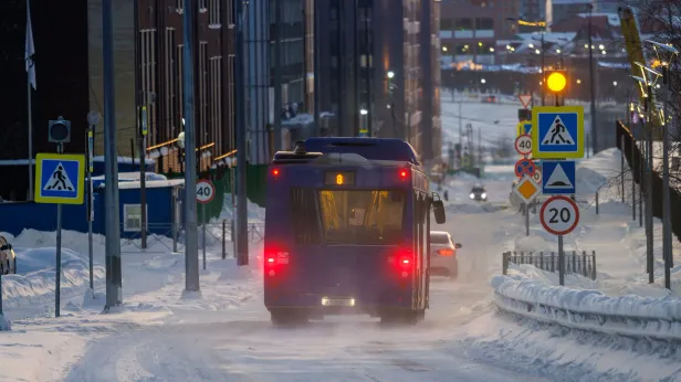 Глава Салехарда отреагировал на просьбу горожан о продлении работы транспорта