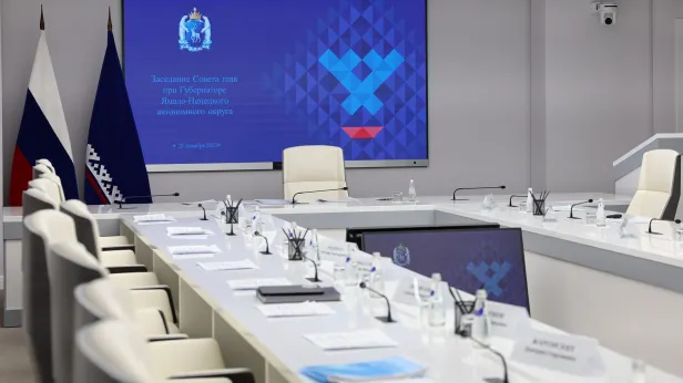 Губернатор Артюхов призвал дорожников работать без простоев