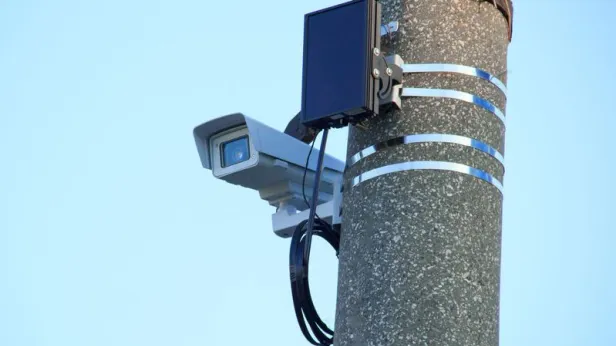 Водитель в Подмосковье почесал бороду за рулем и нарвался на штраф