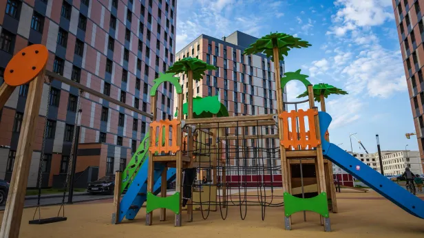 В трех дворах Нового Уренгоя установят камеры и заменят асфальт