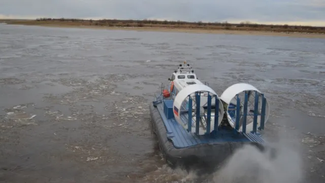 «Нептун-23» используют для перевозки пассажиров пока на линию не вышли катера. Фото: департамент транспорта и дорожного хозяйства ЯНАО