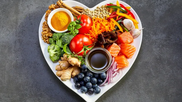Правильное питание - важный элемент здорового образа жизни. Фото: stockcreations / Shutterstock / Fotodom