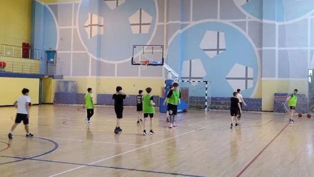 Юных спортсменов соберут в баскетбольный класс. Фото: администрация Губкинского
