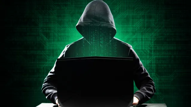 Бизнесу надо продумать систему защиты от хакерских атак. Фото: Maksim Shmeljov / Shutterstock / Fotodom