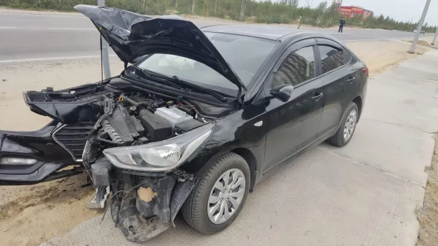 Машина получила серьёзные механические повреждения. Фото: пресс-служба ГИБДД ЯНАО