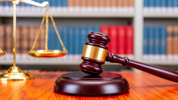 Суд наказал ямальца работами за нарушение правил надзора